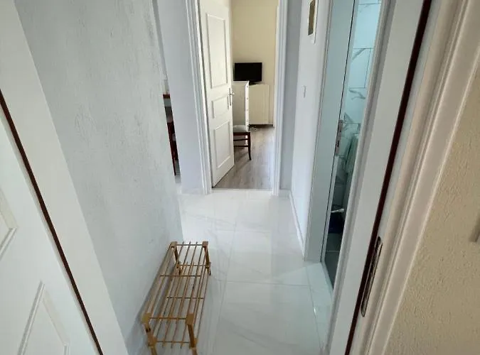 Villa 2-bedroom Luxury Family Flogita